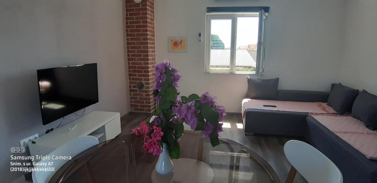 Katarina Appartement Pakoštane Buitenkant foto