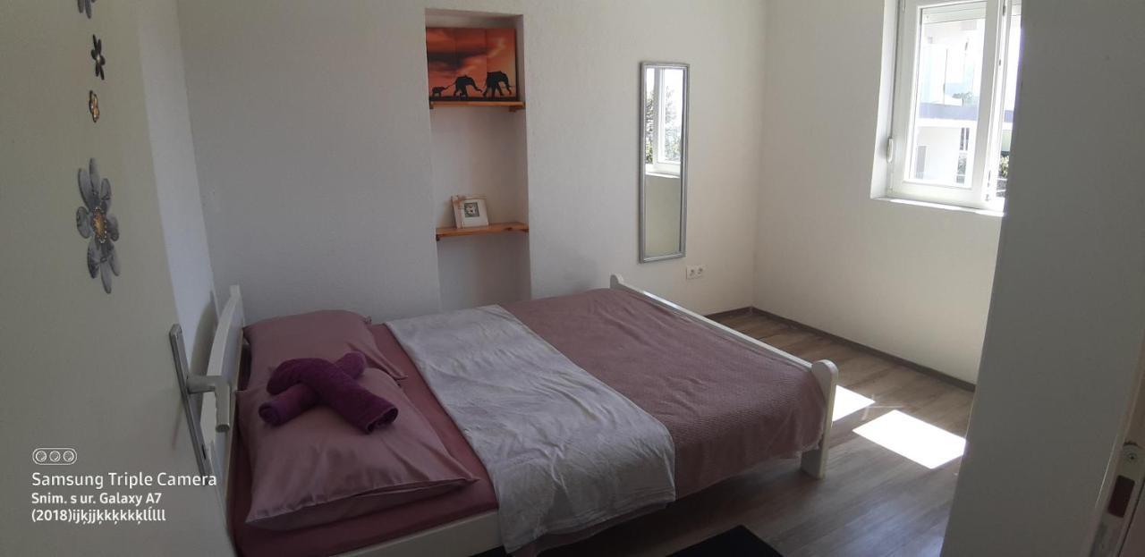 Katarina Appartement Pakoštane Buitenkant foto