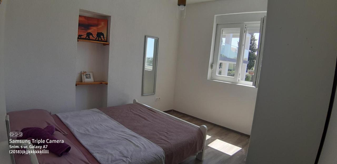 Katarina Appartement Pakoštane Buitenkant foto